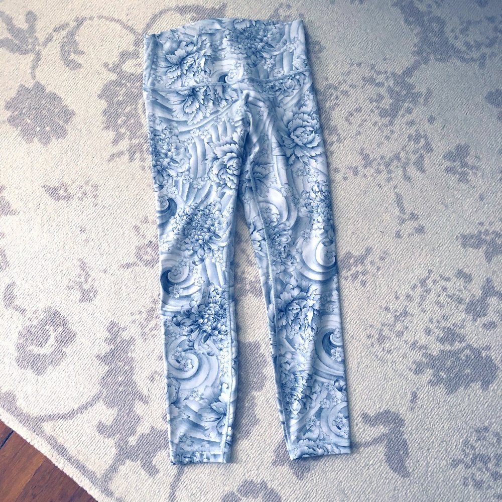 Lululemon Wunder Under 25" length, High Rise Tight